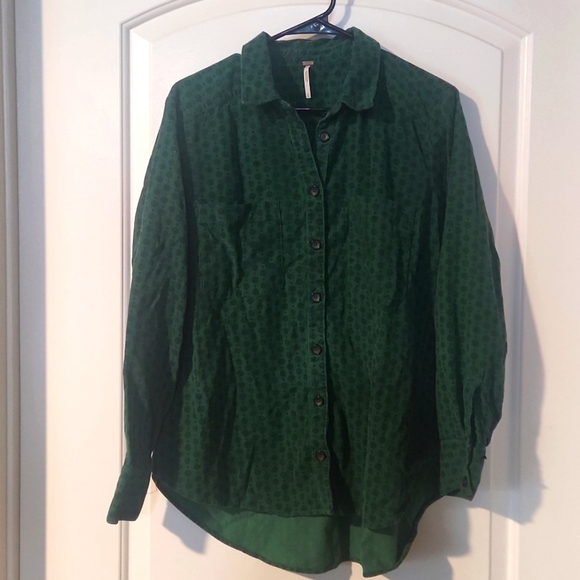 FREE PEOPLE CORDUROY GREEN LONG SLEEVE. BUTTON UP. - Picture 1 of 3
